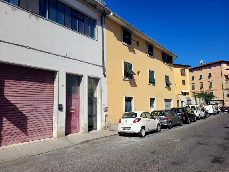 appartamento-livorno-4-locali-ultimo-piano-mare-centro-piazza-mazzini-casa-facciata